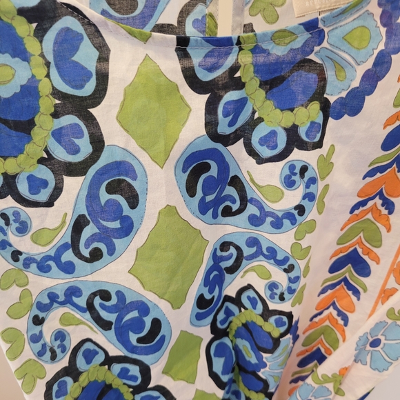 Colorful Women's Patterned Blouse - Picture 10 of 10